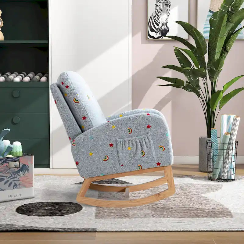 Fauteuil à bascule de nurserie à dossier haut en bouclette avec poches latérales et patins en bois massif vert