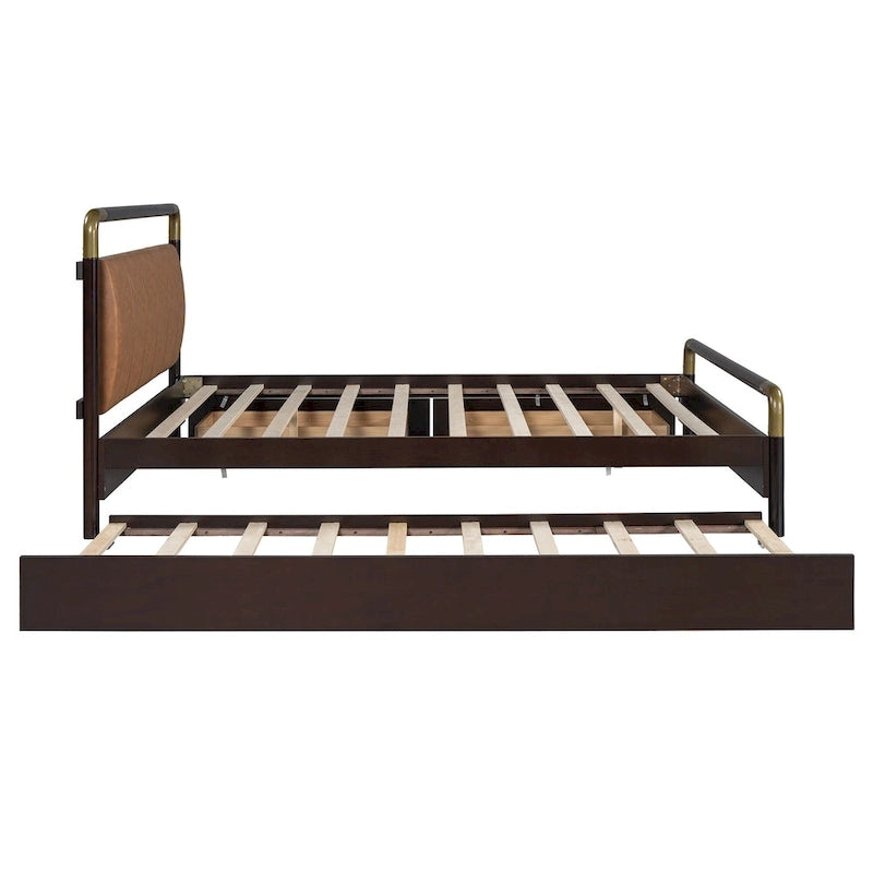 Lit plateforme grand format avec tête de lit en similicuir, montants en laiton courbés, 2 tiroirs de rangement et lit gigogne coulissant blanc