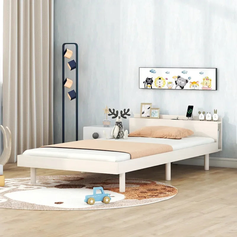 Lit jumeau avec tête de lit de rangement, étagère et port de chargement USB intégré, fini blanc délavé