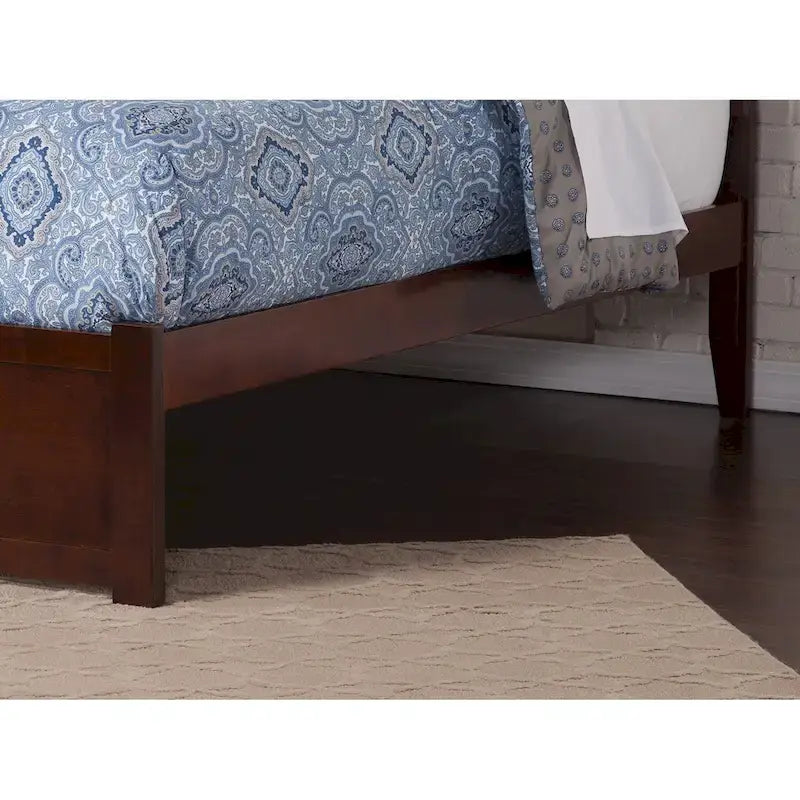 Lit plateforme King avec pied de lit à panneau, lit gigogne Twin XL et lattes en bois Noyer