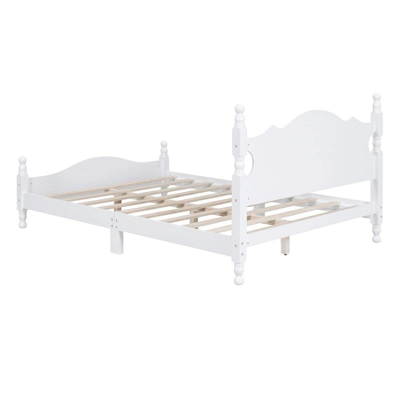 Lit plateforme double en bois de style français champêtre et vintage avec tête de lit sculptée en vague et pieds tournés blancs