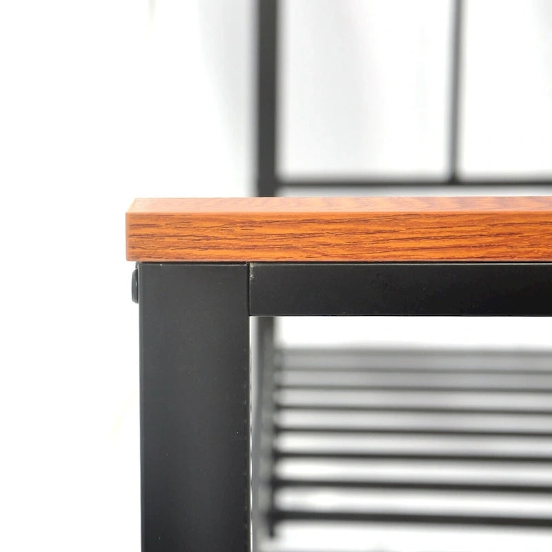 Lit plateforme en métal industriel avec tête et pied de lit à barreaux et rails en bois décoratifs noirs