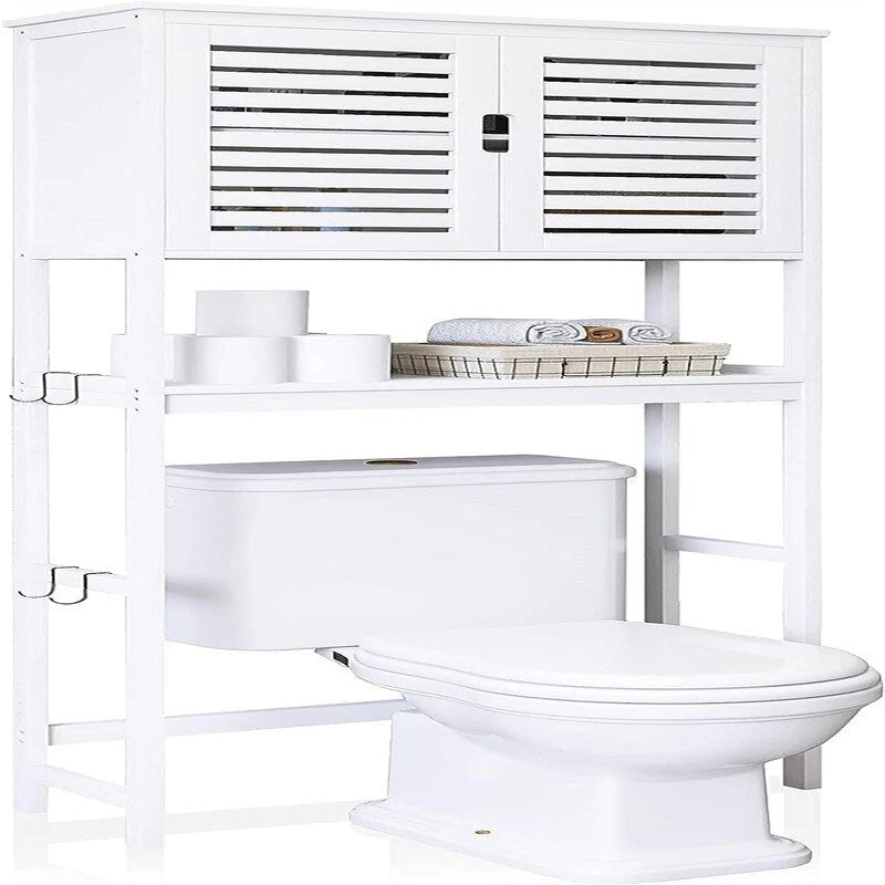 Meuble de rangement de salle de bain au-dessus des toilettes avec portes doubles à persiennes, étagère ouverte et cadre en bambou noir