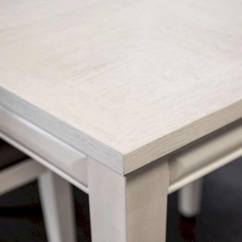 Table à manger rectangulaire extensible 90 po avec plateau en placage de chêne à tablier facetté et pieds coniques en bois massif Espresso